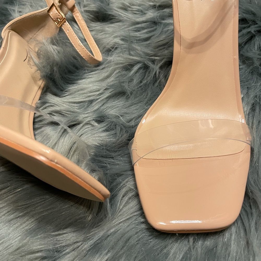 Heels - Picture 3 of 4